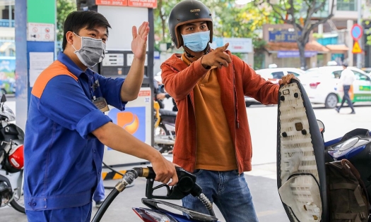 Ngày mai, giá xăng dầu sẽ giảm bao nhiêu?