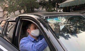 Bỏ tem thu phí sử dụng đường bộ dán trên ô tô sẽ được lợi gì?