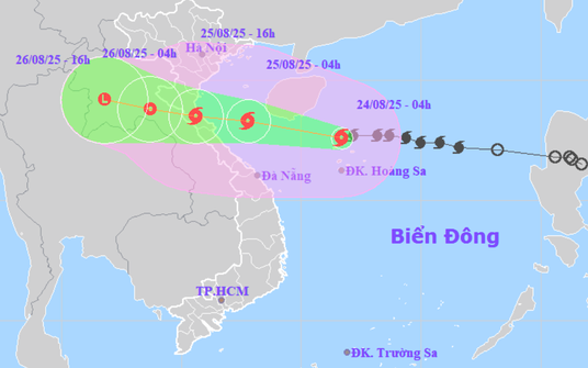 Bão số 5 liên tục tăng cấp, lao nhanh vào miền Trung, có thể gây mưa lớn trên 700 mm