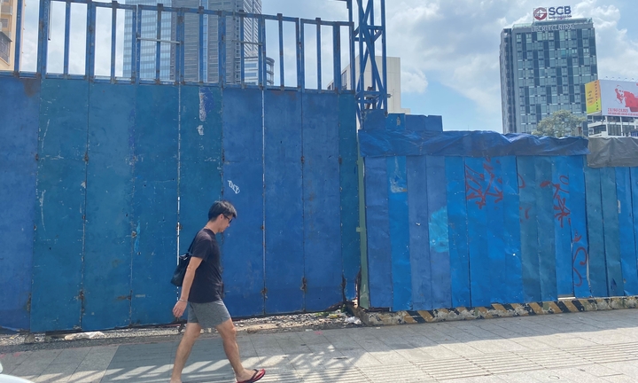 Nhiều dự án ‘đất vàng’ tại TP.HCM tiếp tục bất động