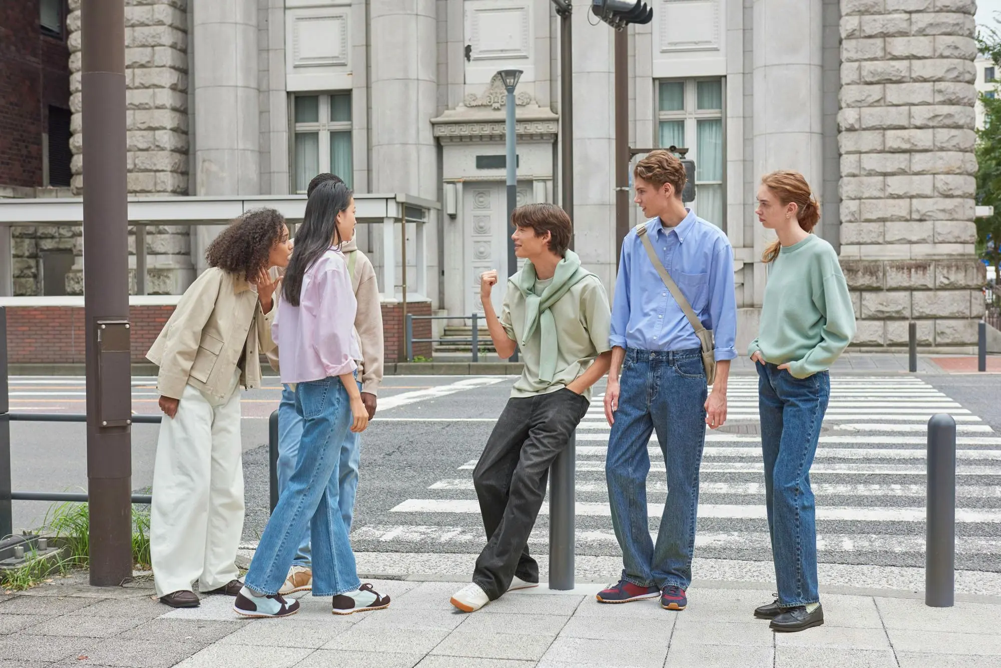 UNIQLO Xuân/Hè 2026 – Nghệ thuật phối đồ trong các mảnh ghép đối lập