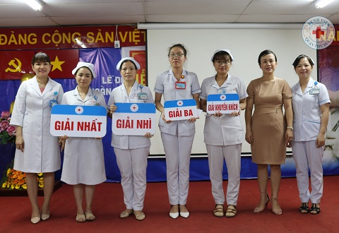 BỆNH VIỆN QUẬN THỦ ĐỨC TỔ CHỨC HỘI THI BÁO TƯỜNG KỶ NIỆM NGÀY QUỐC TẾ ĐIỀU DƯỠNG 12/5