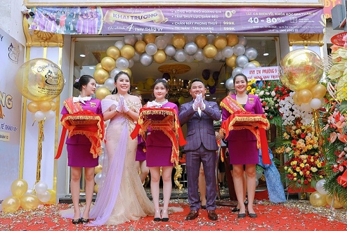 Hơn 500 khách hàng có mặt tại sự kiện khai trương chi nhánh 4 – Học Viện Thẩm Mỹ Quốc Tế Thảo Vy trực thuộc hệ thống Thẩm Mỹ Viện Thảo Vy