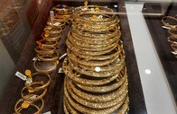 Giá vàng hôm nay 2-1: Nhảy dựng, bất chấp USD tăng giá