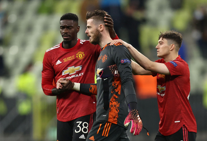 Man United mất cúp Europa League trên chấm 11 m, thủ môn De Gea hứng 
