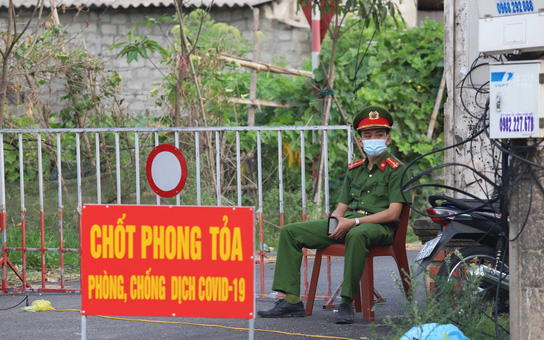 Nóng: UBND TP HCM ra chỉ thị khẩn, yêu cầu dừng chợ tự phát, hoạt động giao thông công cộng