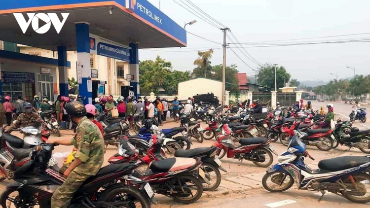 Giá xăng dầu tăng khiến doanh nghiệp và nền kinh tế thêm lao đao