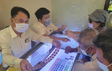 Giá vàng hôm nay 12-7: Vàng trang sức ngày càng rẻ