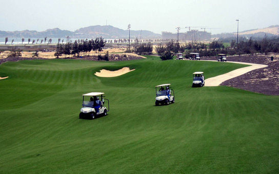 Chơi golf “lậu” giữa mùa dịch, giám đốc sở, cục phó và 2 