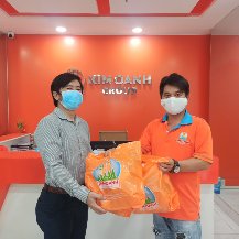 Kim Oanh Group tặng dụng cụ phòng chống Covid-19 hỗ trợ phóng viên TP.HCM, Bình Dương, Đồng Nai