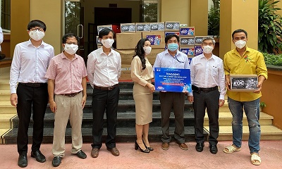 Quỹ từ thiện Kim Oanh đồng hành cùng cán bộ, phóng viên, biên tập viên bị F0