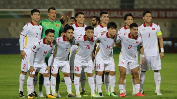 Trực tiếp ĐT Oman - ĐT Việt Nam: Chờ đợi điểm số đầu tiên