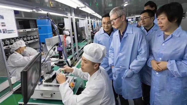 Apple được khuyên nên tự sản xuất iPhone ở Mỹ