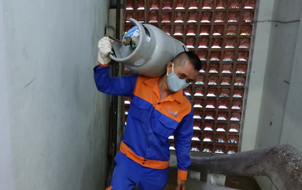 Bà nội trợ phải trả hơn nửa triệu đồng khi đổi bình gas mới