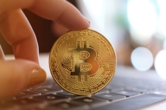 Giá Bitcoin hôm nay 2/11: Bitcoin nín thở chờ bùng nổ?