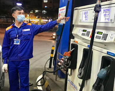 Giá xăng tăng liên tiếp, Chính phủ cần sớm có biện pháp hỗ trợ?
