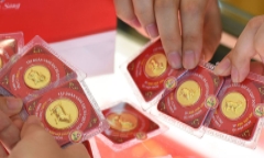 Giá vàng hôm nay 4/1: Vàng lao dốc, USD hồi phục