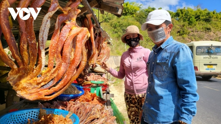 Khô cá lóc chinh phục thực khách Tây Nguyên