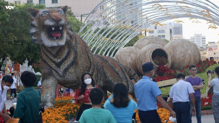 Trực tuyến: Không khí trước thời khắc Giao thừa trên cả nước