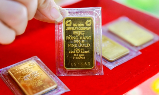 Giá vàng hôm nay 17/6: USD suy yếu, vàng tăng trở lại