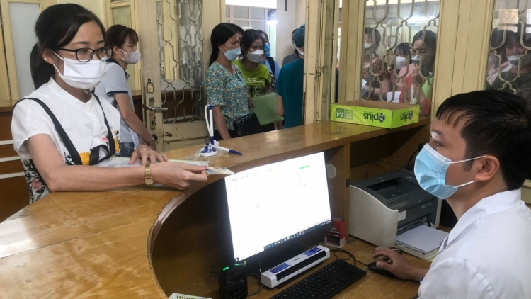 Khám chữa bệnh bằng thẻ CCCD gắn chip: Những hạn chế cần hoàn thiện