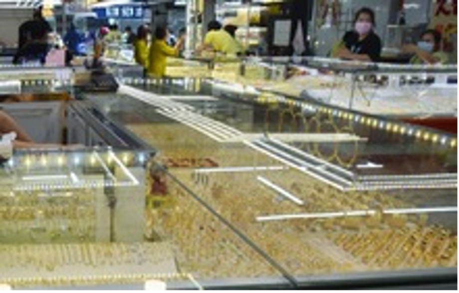 Giá vàng hôm nay 28-9: Vàng khựng lại đà giảm dù đối thủ USD biến động khó lường