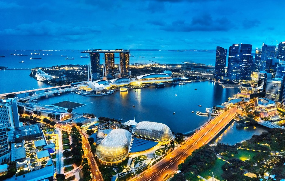 Vì sao du khách đổ xô book vé máy bay đi Singapore vào các dịp lễ?