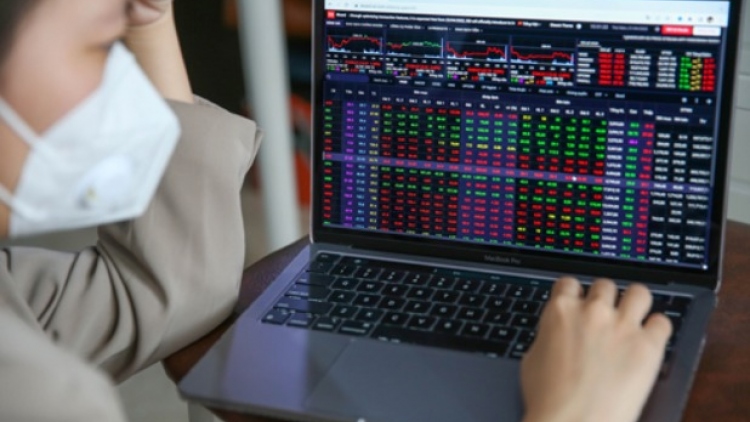 VN-Index tiếp tục lùi về vùng hỗ trợ 1.020-1.030 điểm