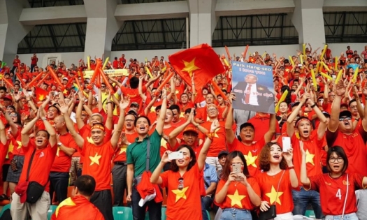Đắt hàng tour du lịch Thái Lan cổ vũ tuyển Việt Nam đá chung kết AFF Cup