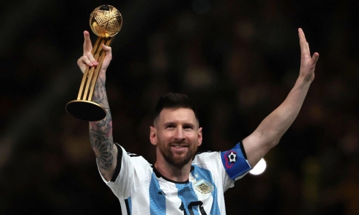 Báo Anh bầu Messi xuất sắc nhất thế giới, vượt xa Ronaldo