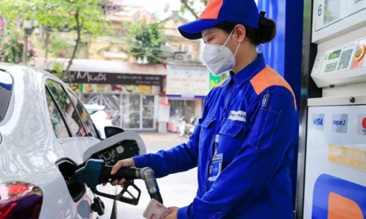 Giá xăng có thể sắp tăng vọt