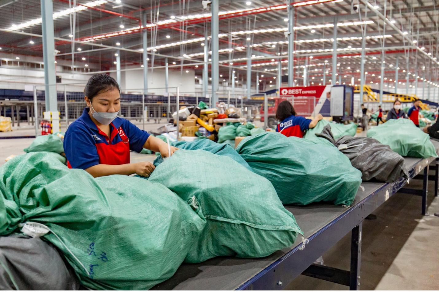 Vận chuyển siêu tốc Bắc – Nam chỉ trong 12 giờ với BEST Express