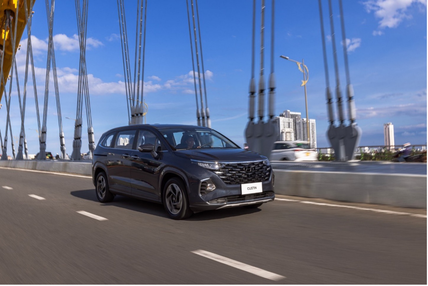 Hyundai Custin lần đầu ra mắt tại Việt Nam