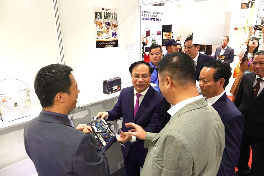 Hàng trăm doanh nghiệp thời trang quy tụ tại Triển lãm Thời trang Châu Á (Việt Nam) 2023