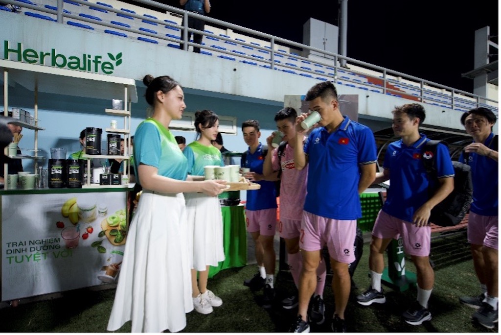 HERBALIFE VIỆT NAM TIẾP TỤC CUNG CẤP SẢN PHẨM DINH DƯỠNG CHO ĐỘI TUYỂN
